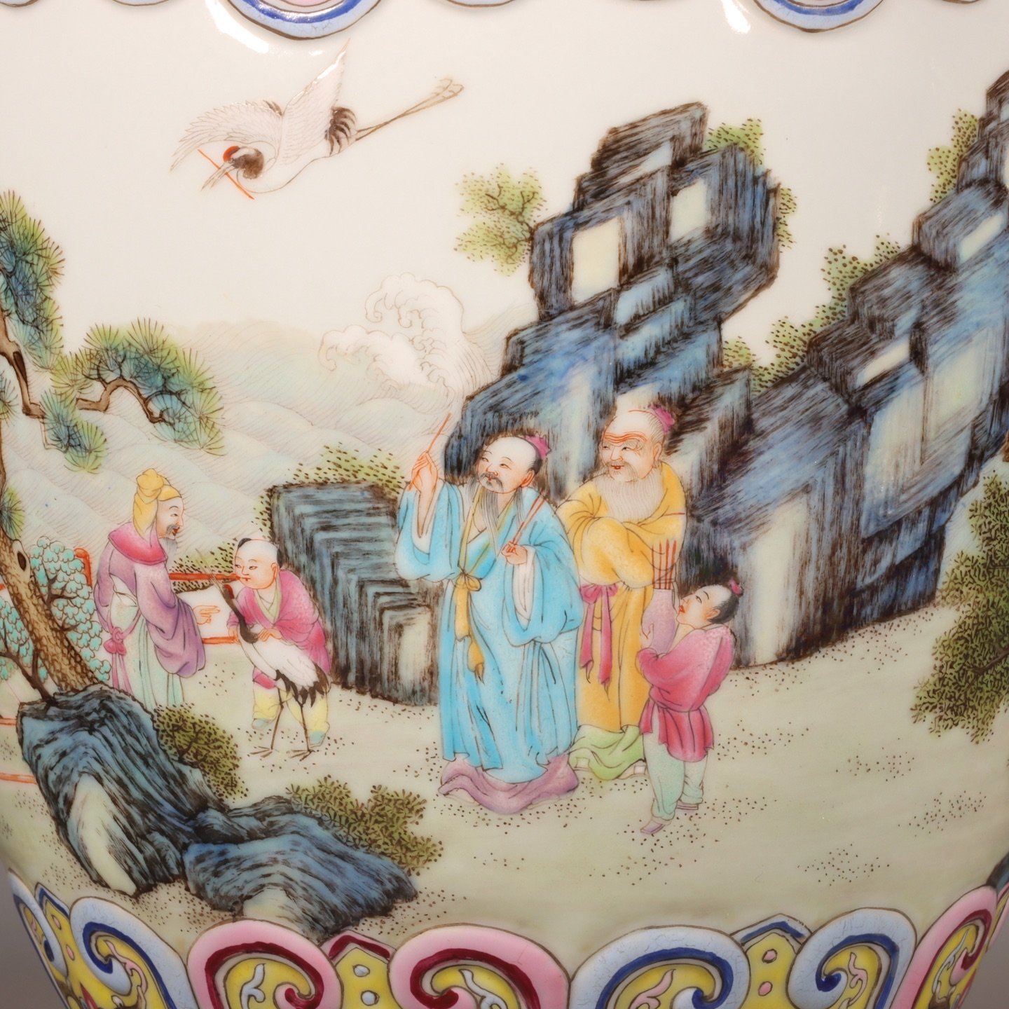 Qing Dynasty Qianlong enamel powder lantern vase