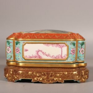 Qing Dynasty Qianlong enamel green ground and gold-painted square box with flowers