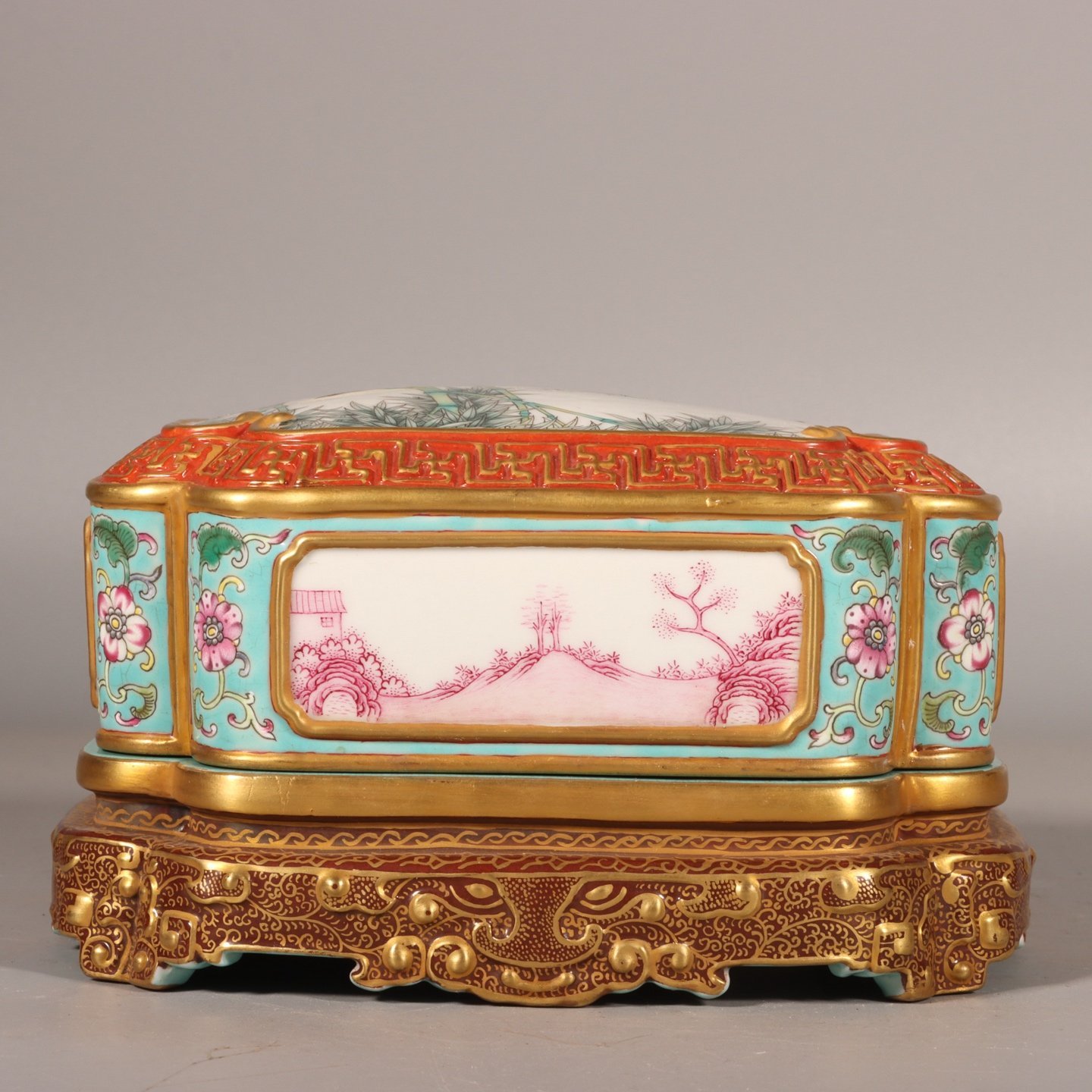 Qing Dynasty Qianlong enamel green ground and gold-painted square box with flowers