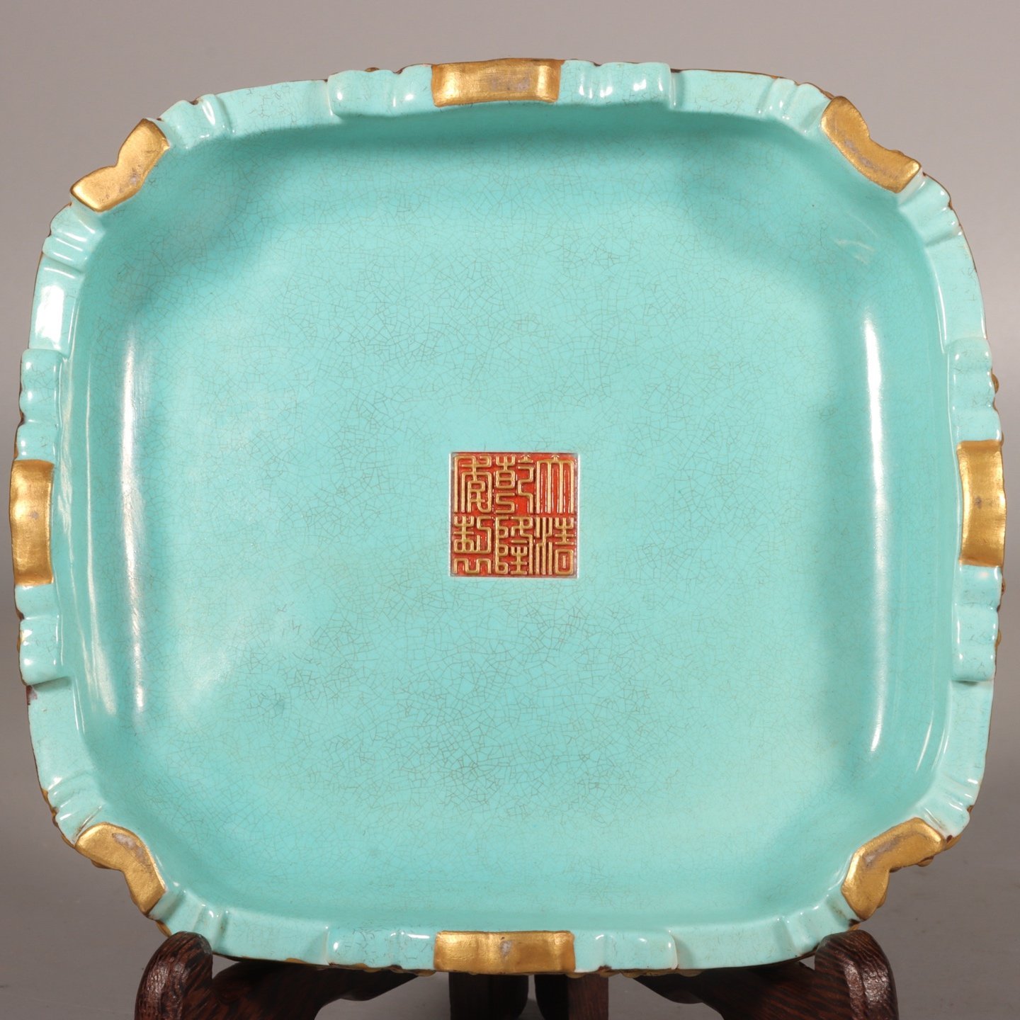 Qing Dynasty Qianlong enamel green ground and gold-painted square box with flowers