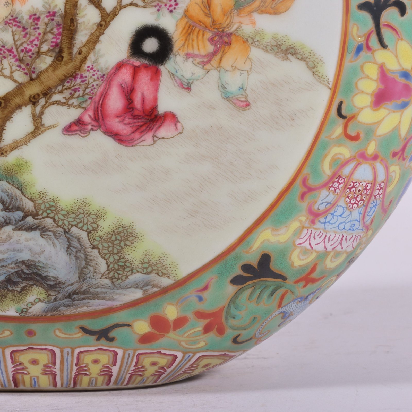 Qing Dynasty Qianlong three-tube enamel vase