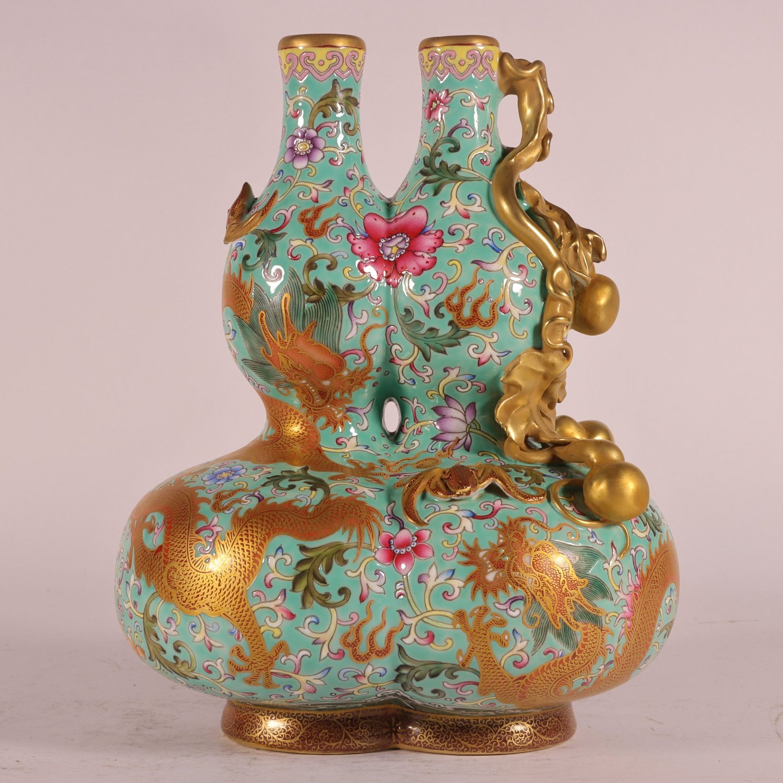 Qing Dynasty Qianlong enamel gourd vase