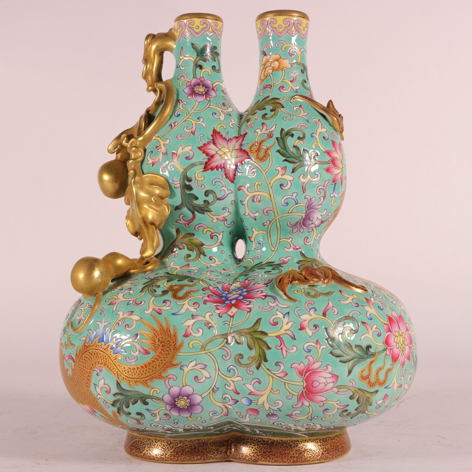 Qing Dynasty Qianlong enamel gourd vase