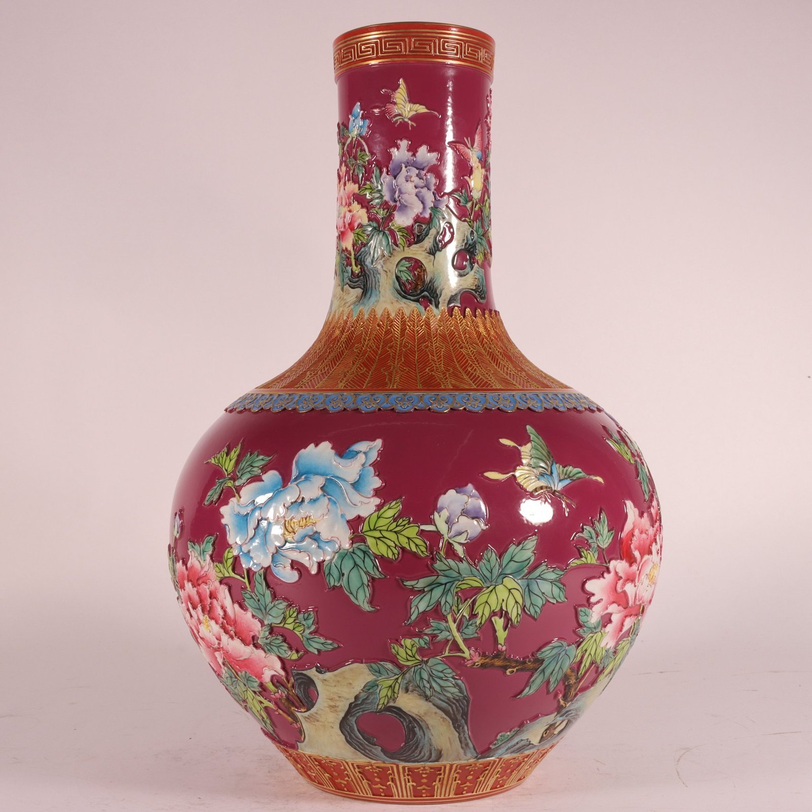 Qing Dynasty Qianlong gilt celestial vase