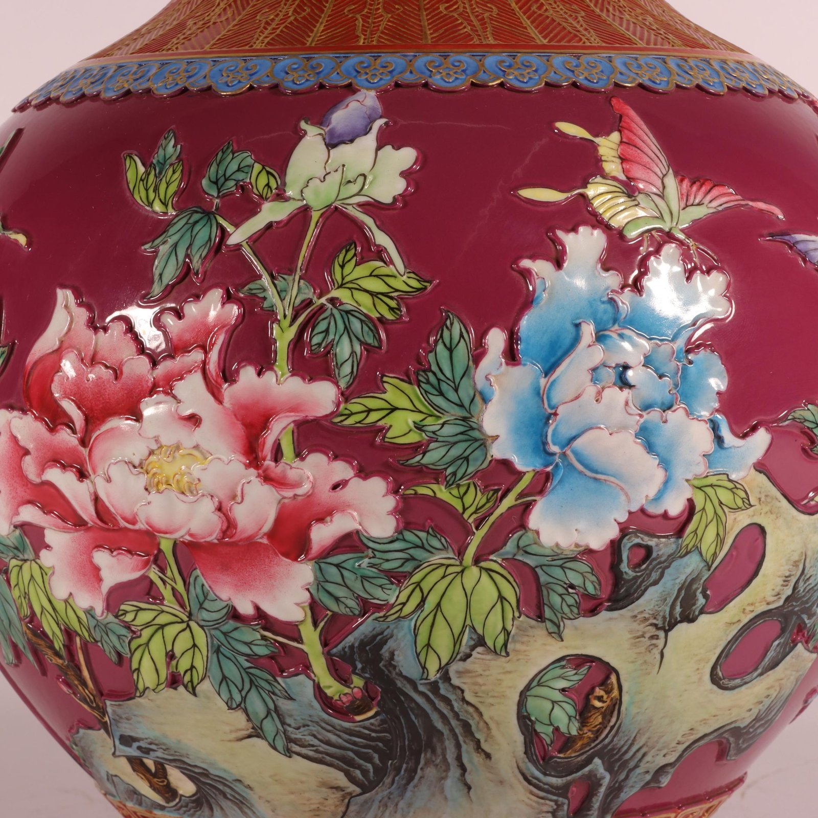 Qing Dynasty Qianlong gilt celestial vase