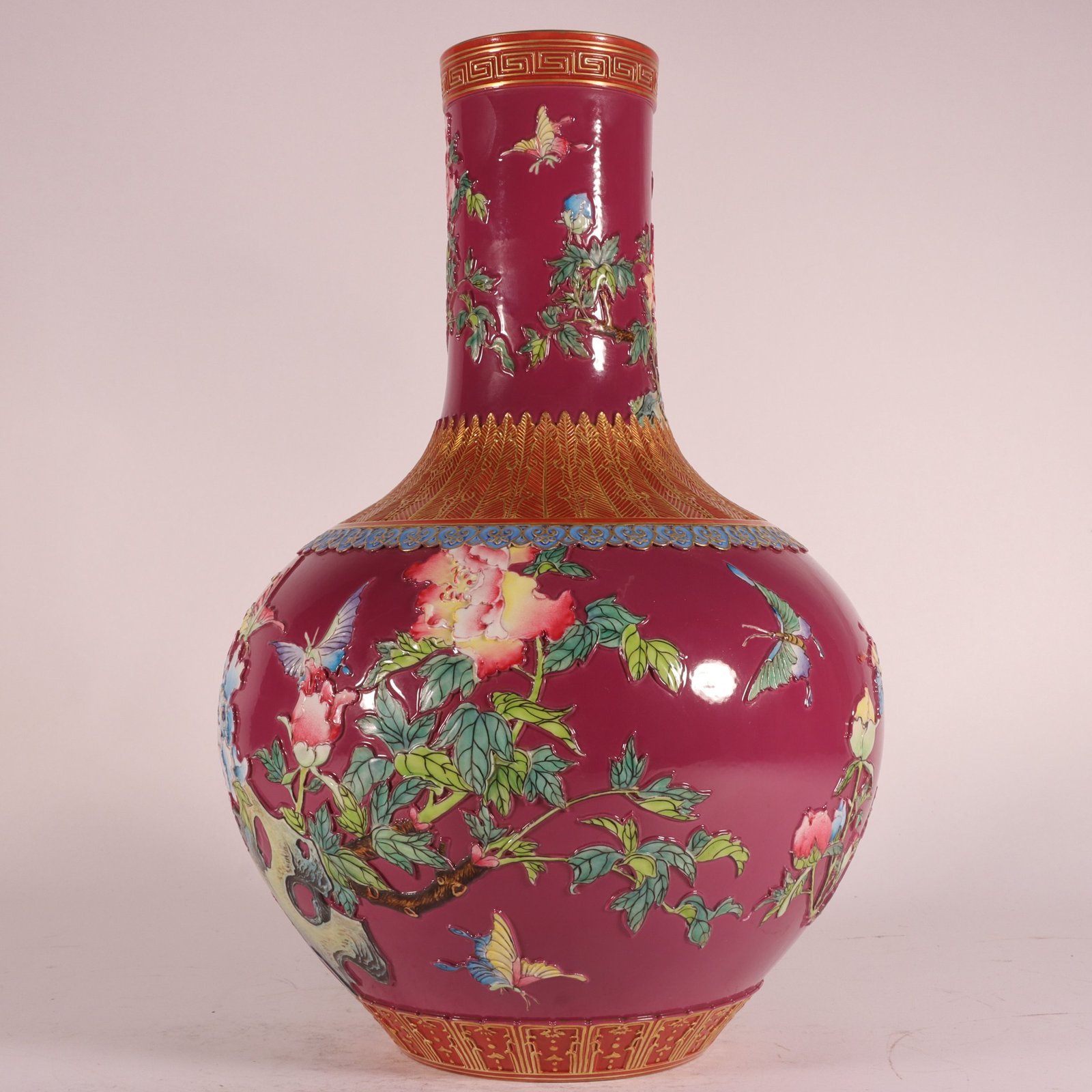 Qing Dynasty Qianlong gilt celestial vase