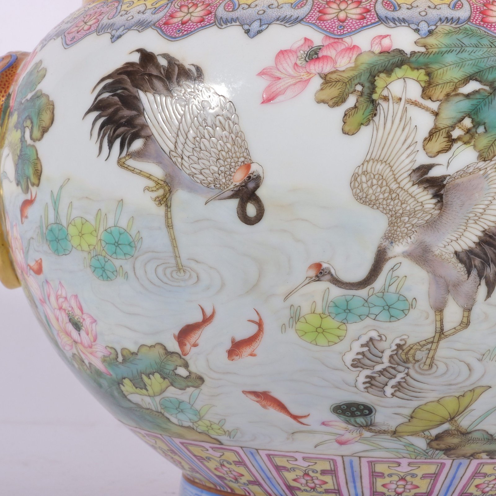 Qing Dynasty Qianlong enamel carving gilt landscape painting crane and lion ears washed