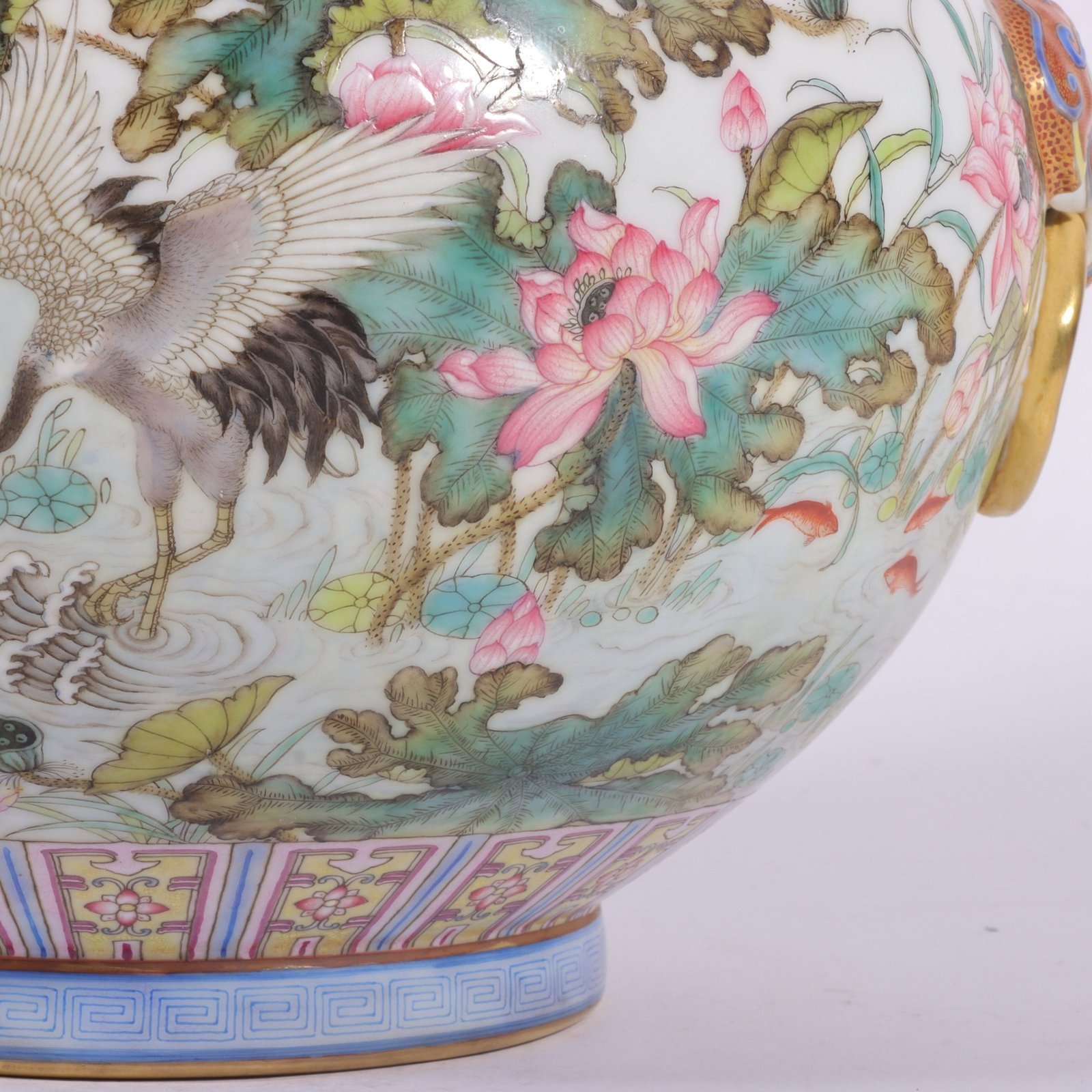 Qing Dynasty Qianlong enamel carving gilt landscape painting crane and lion ears washed