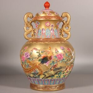 Qing Dynasty Qianlong enamel-carved amphora with flowers