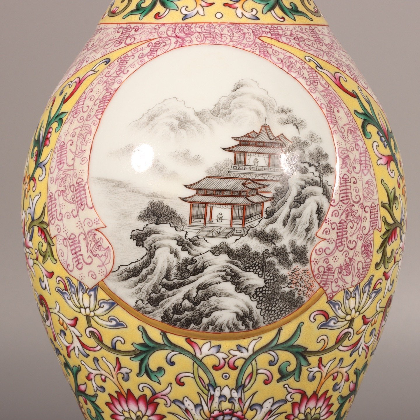 Qing Dynasty Qianlong enamel yellow ground lotus lotus window opening landscape vase