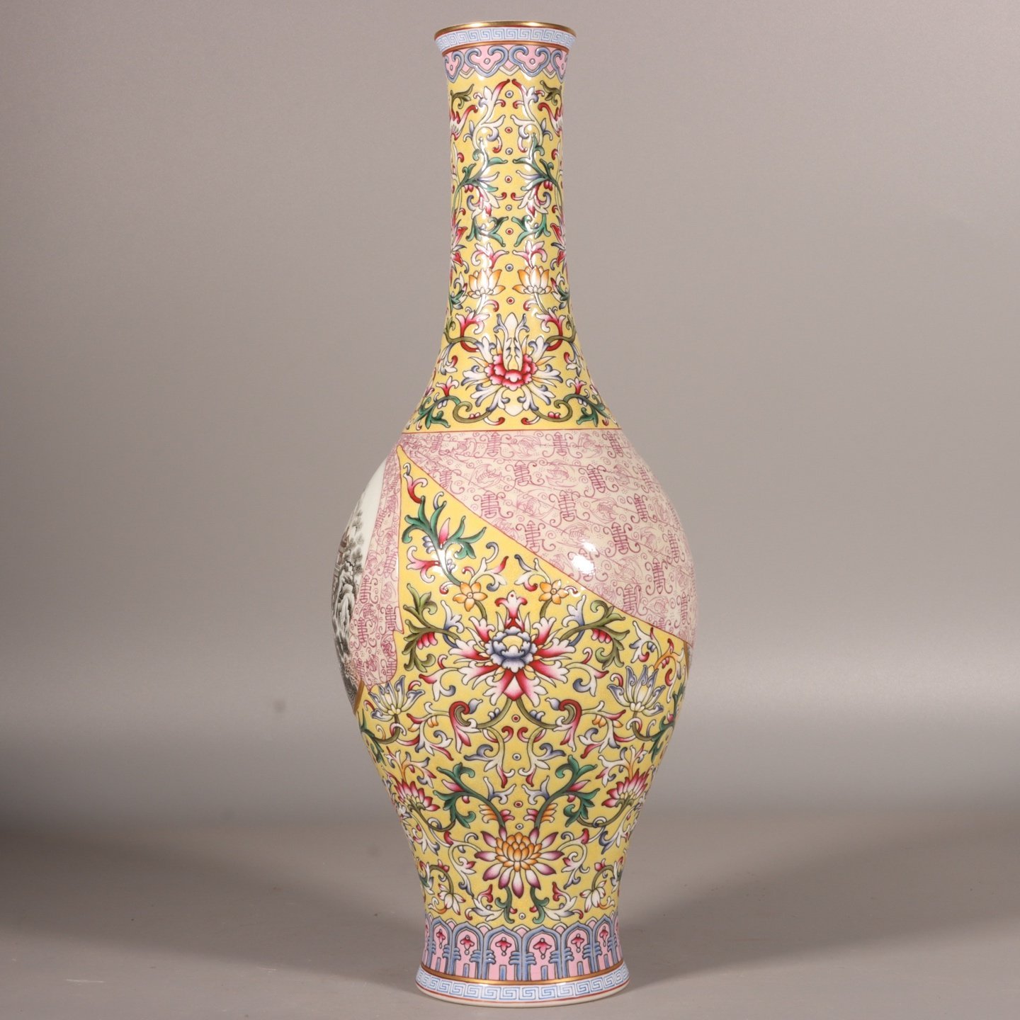Qing Dynasty Qianlong enamel yellow ground lotus lotus window opening landscape vase