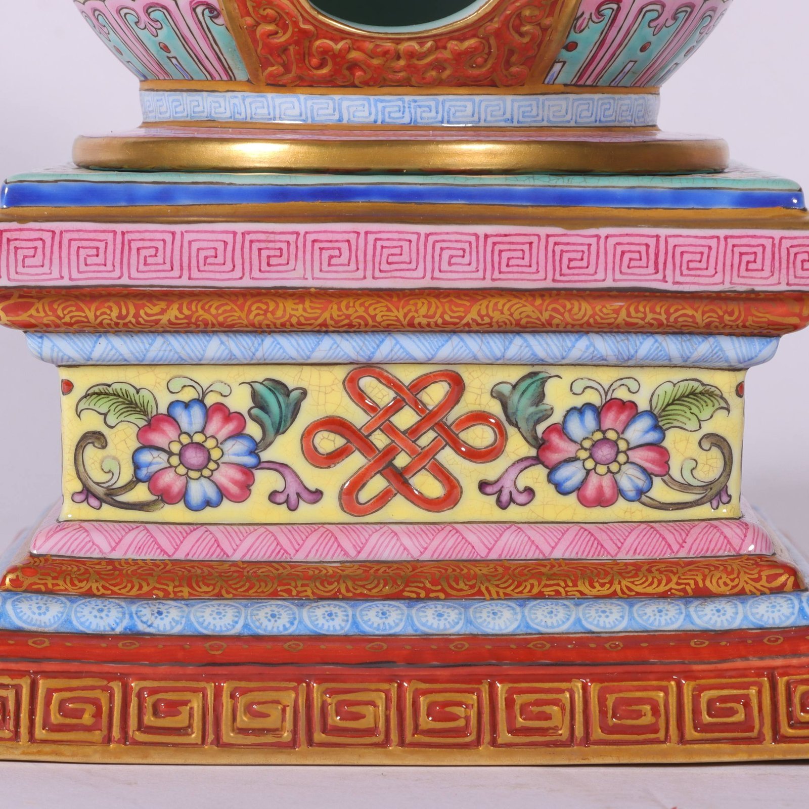 Qing Dynasty Qianlong an enamel pagoda depicting lotuses on yellow ground