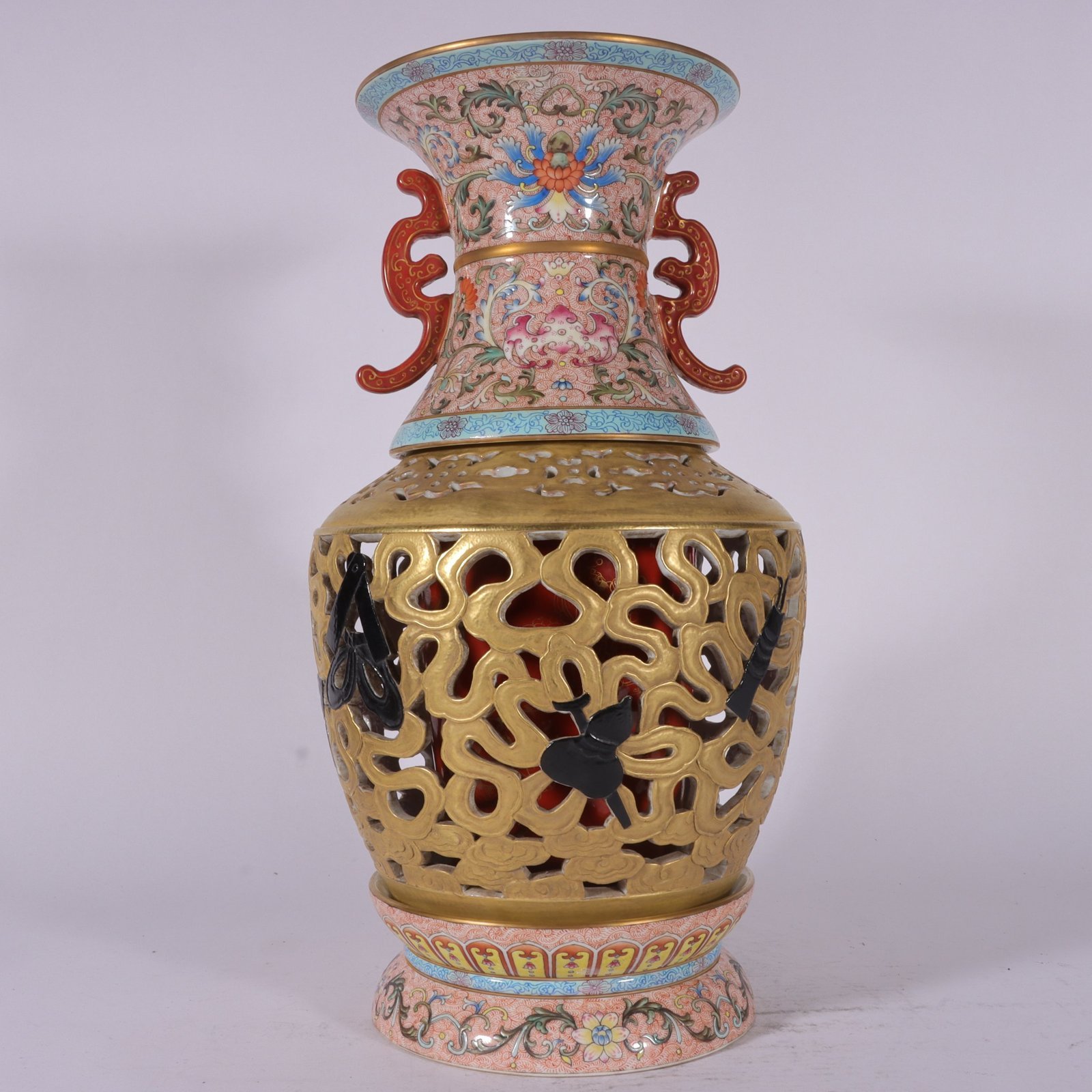 Qing Dynasty Qianlong pastel phoenix-tailed vase