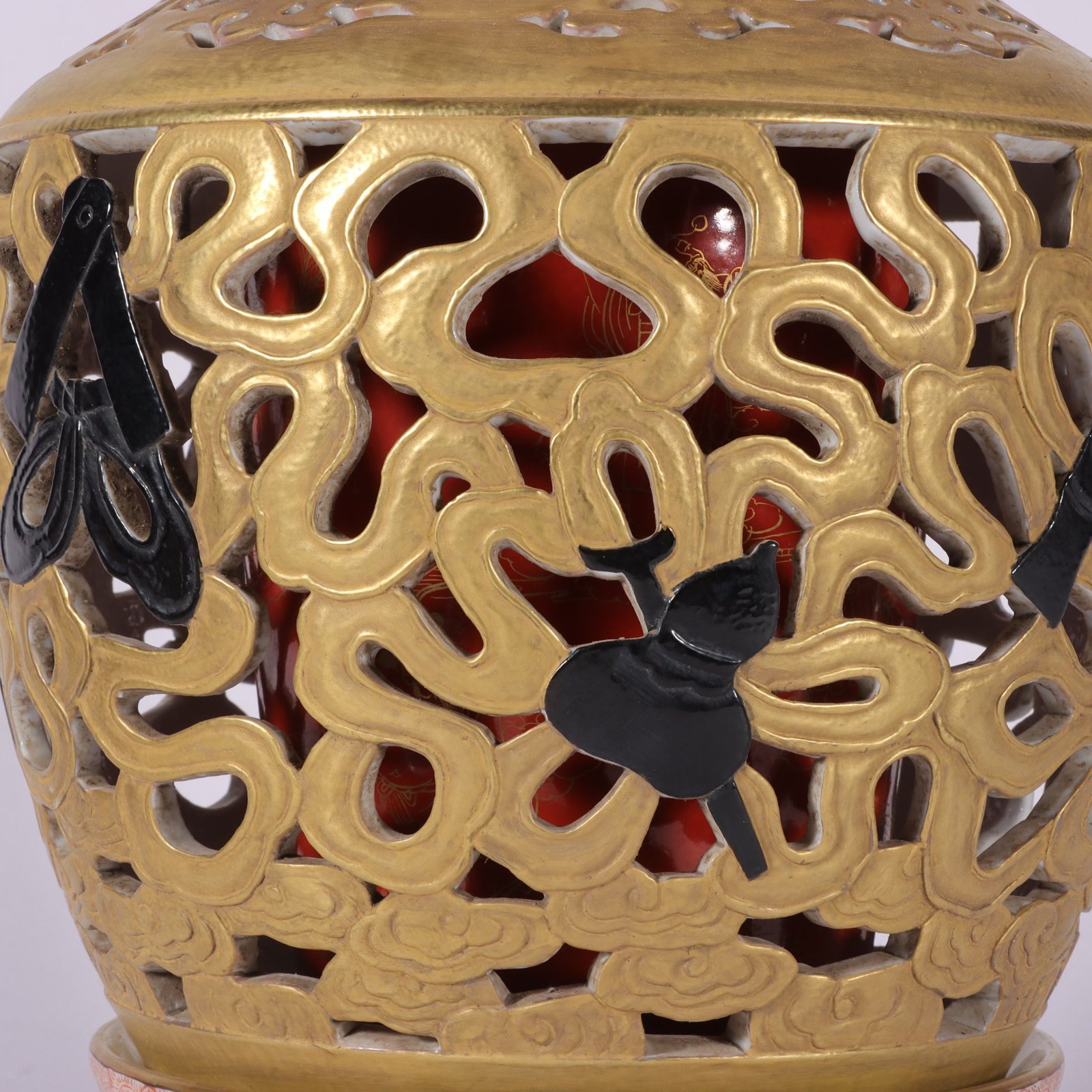 Qing Dynasty Qianlong pastel phoenix-tailed vase
