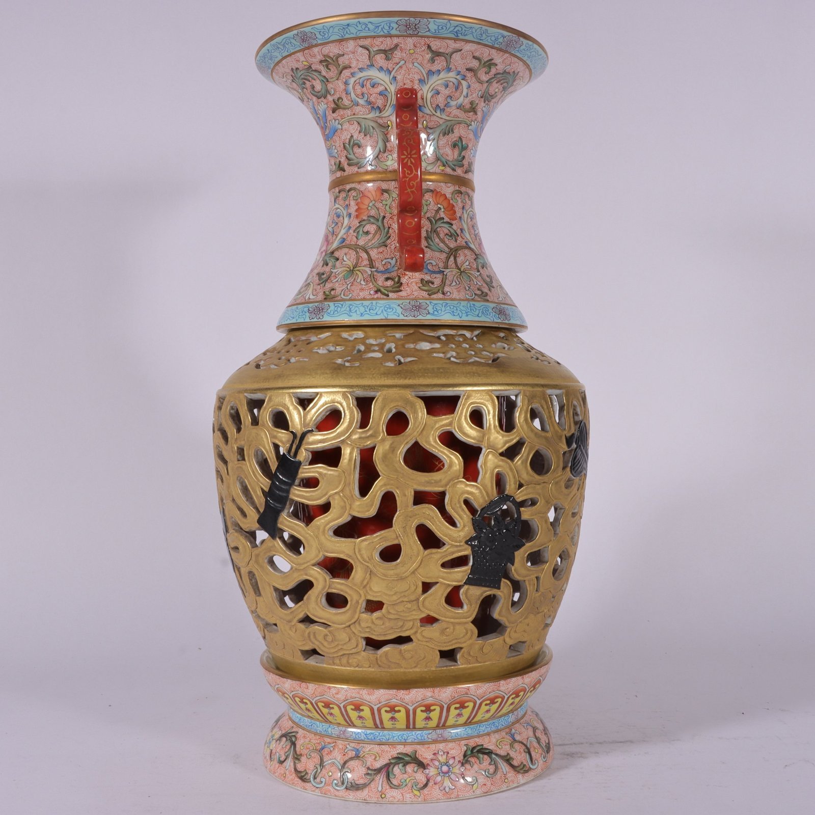 Qing Dynasty Qianlong pastel phoenix-tailed vase