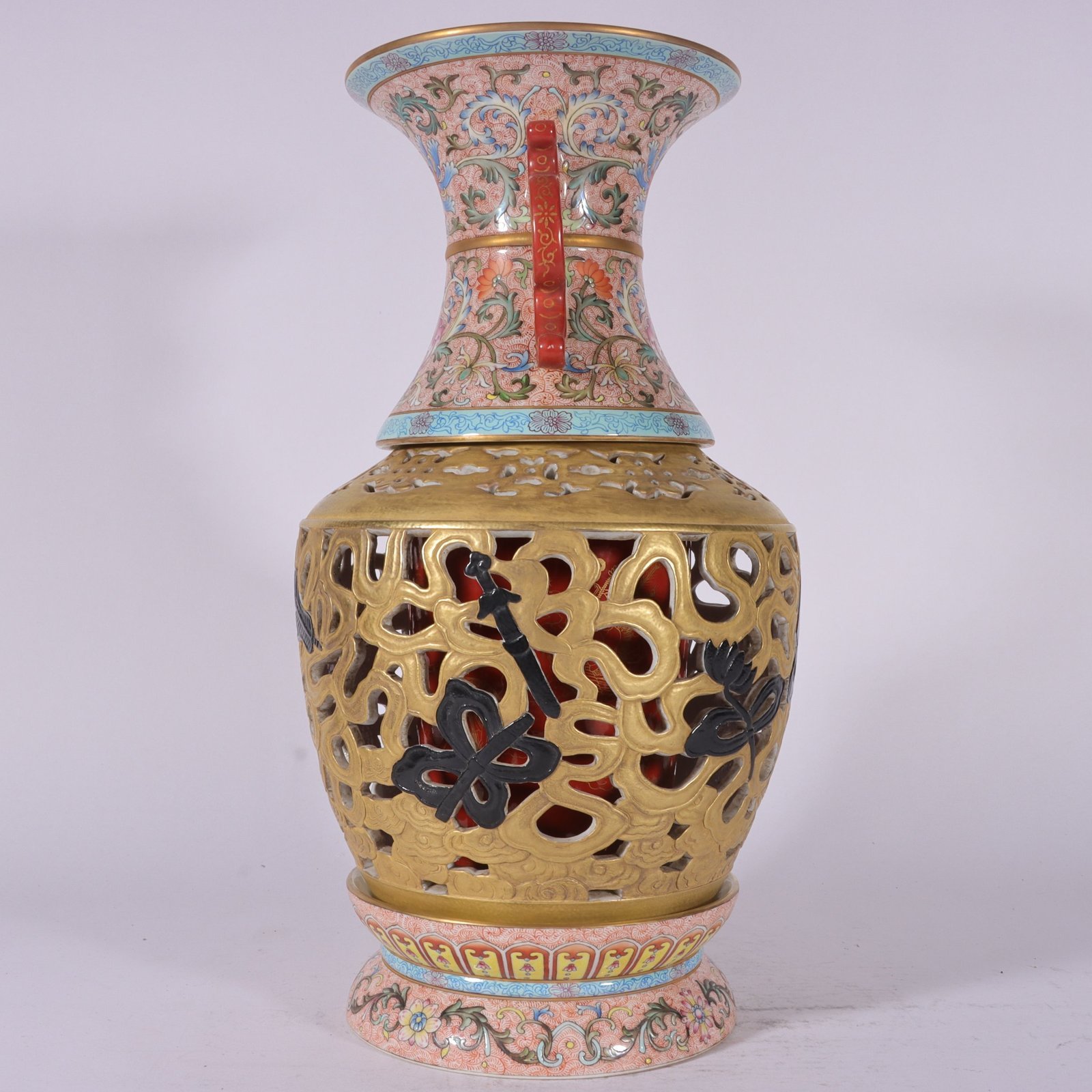 Qing Dynasty Qianlong pastel phoenix-tailed vase
