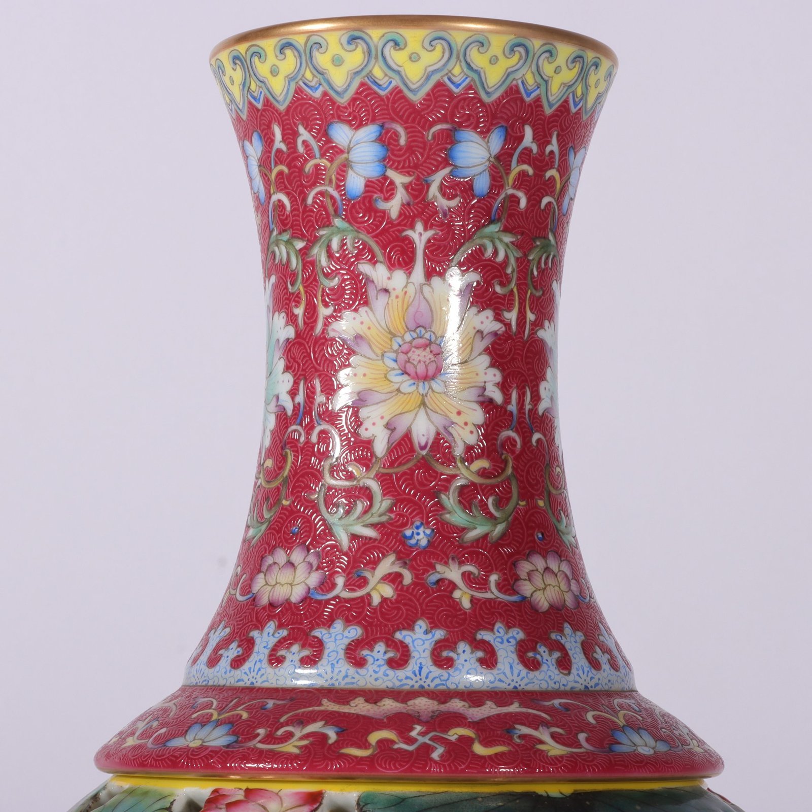 Qing Dynasty Qianlong pastel rouge red rolled lotus three-section vase
