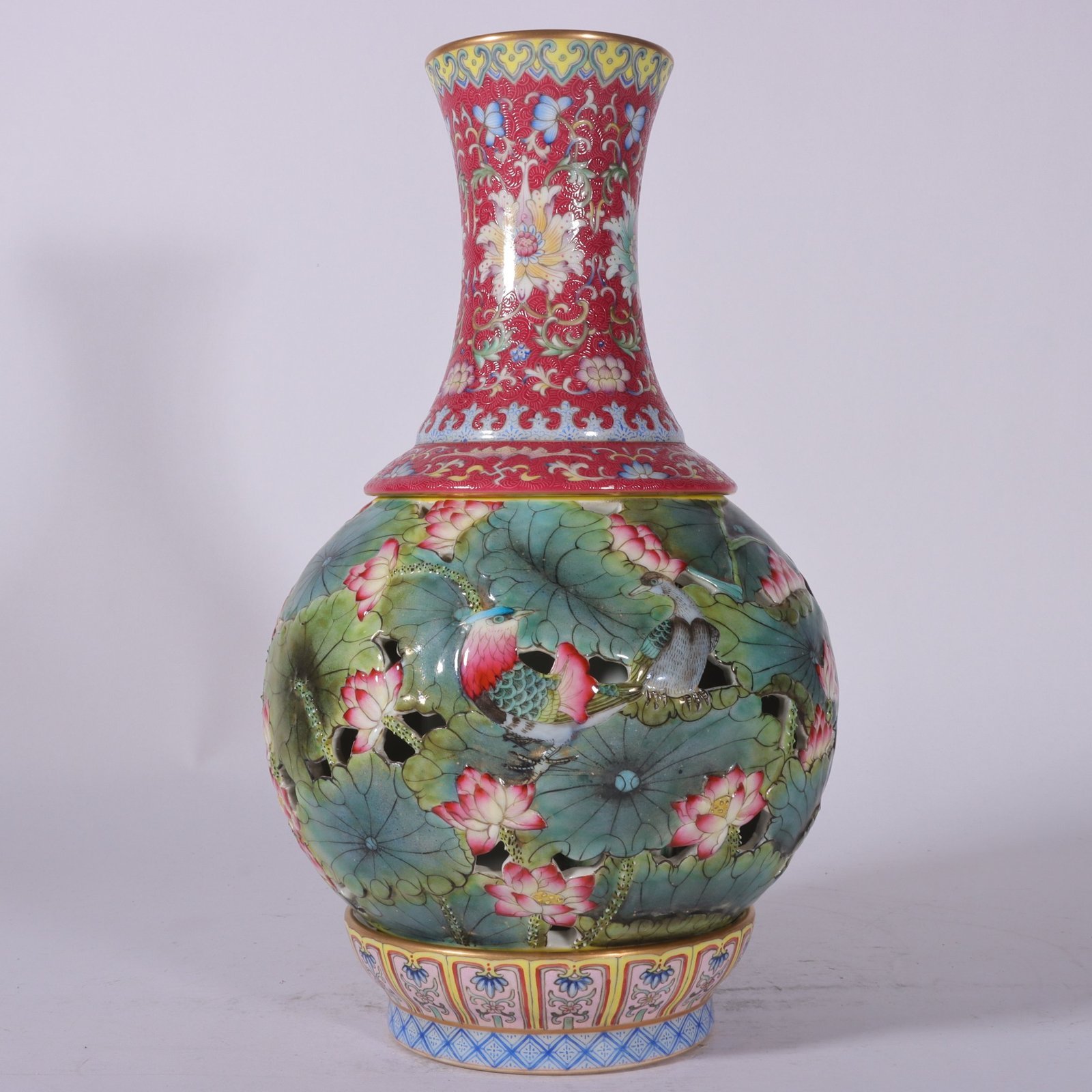 Qing Dynasty Qianlong pastel rouge red rolled lotus three-section vase