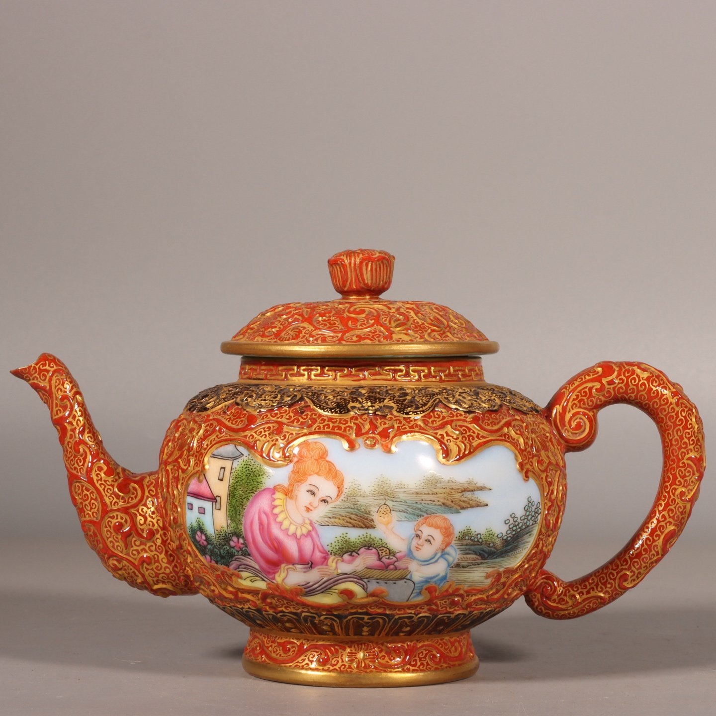 Qing Dynasty Qianlong Western-style figure pot