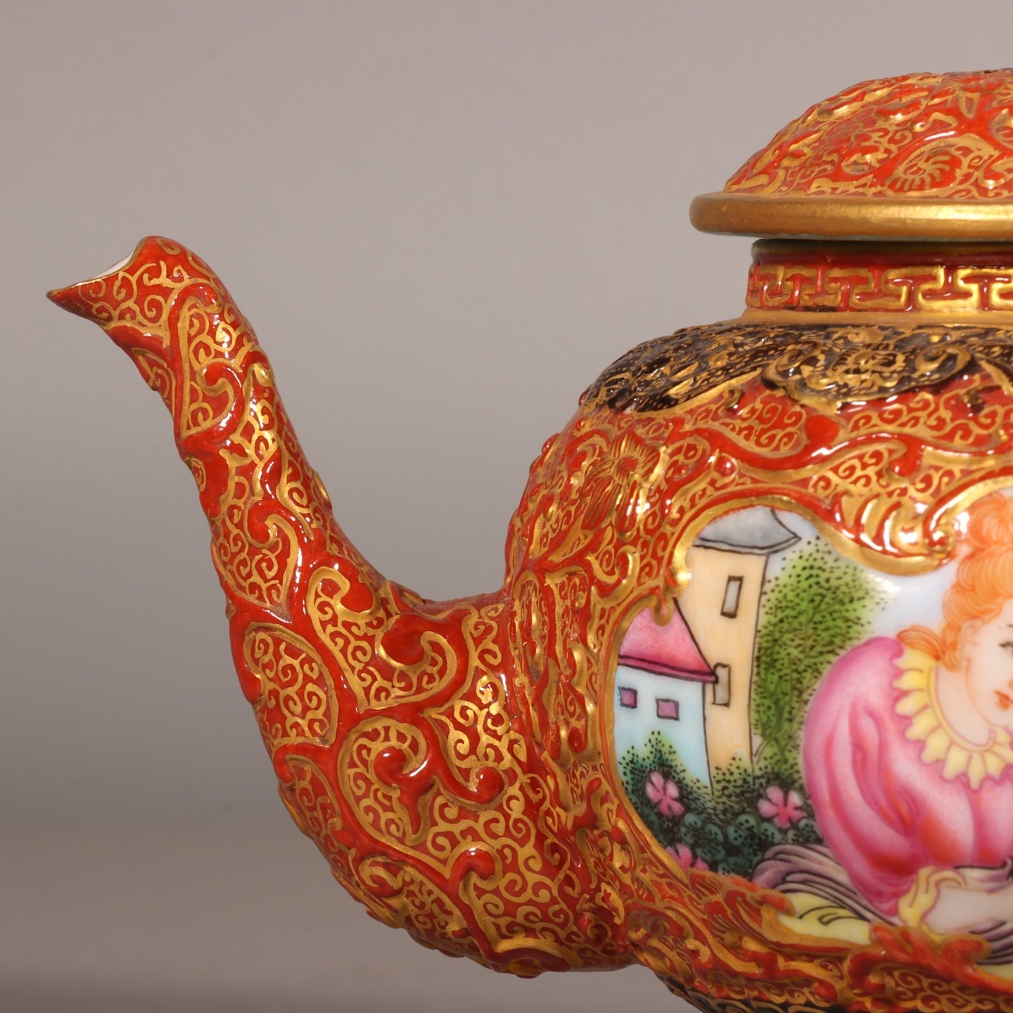 Qing Dynasty Qianlong Western-style figure pot