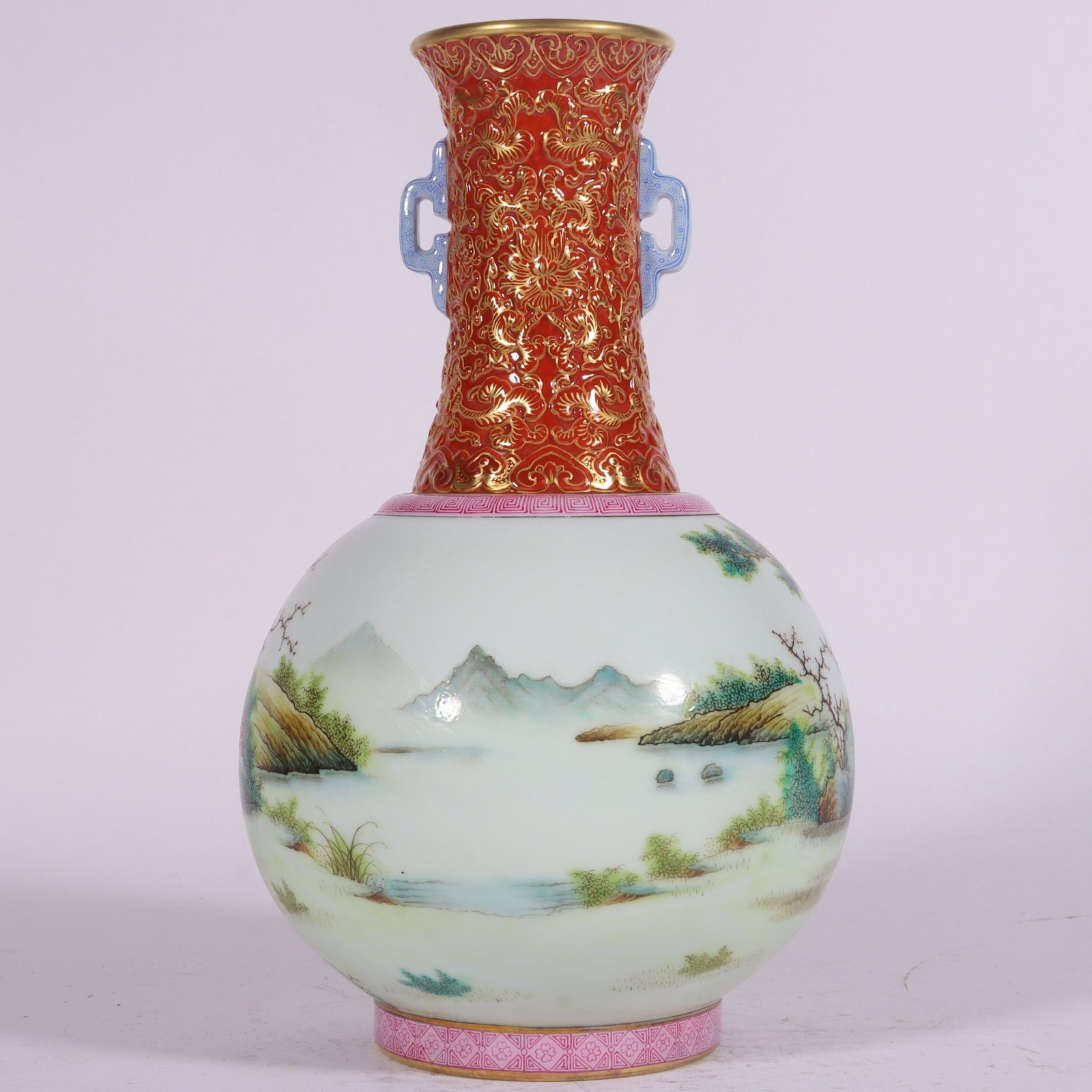 Qing Dynasty Qianlong enamel carving alum red and gilt Tongjing Yingxi amphora