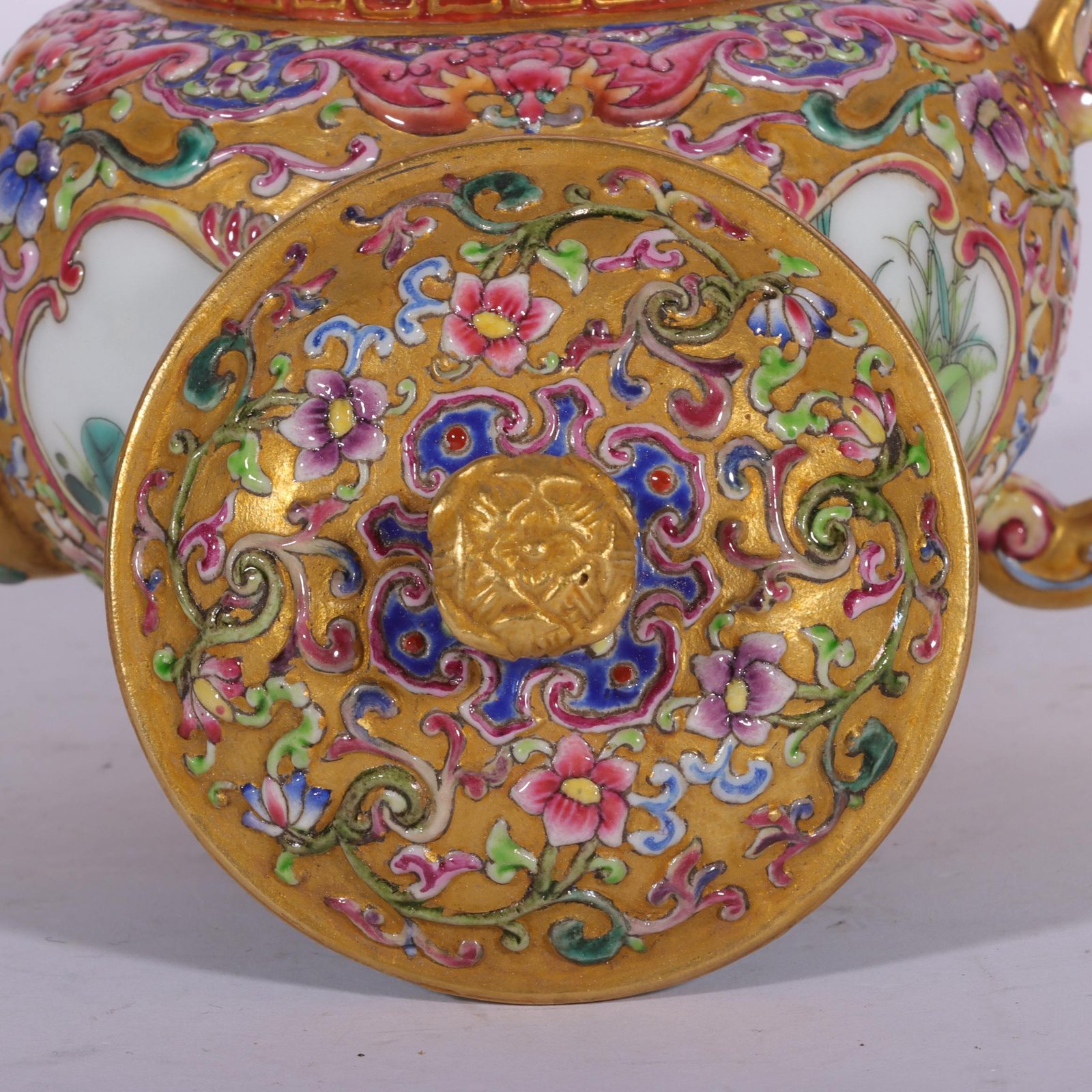 Qing Dynasty Qianlong enamel-carved gilded lotus flower and bird vase with window