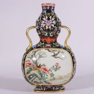 Qing Dynasty Qianlong enamel-colored gourd vase with lotus branches