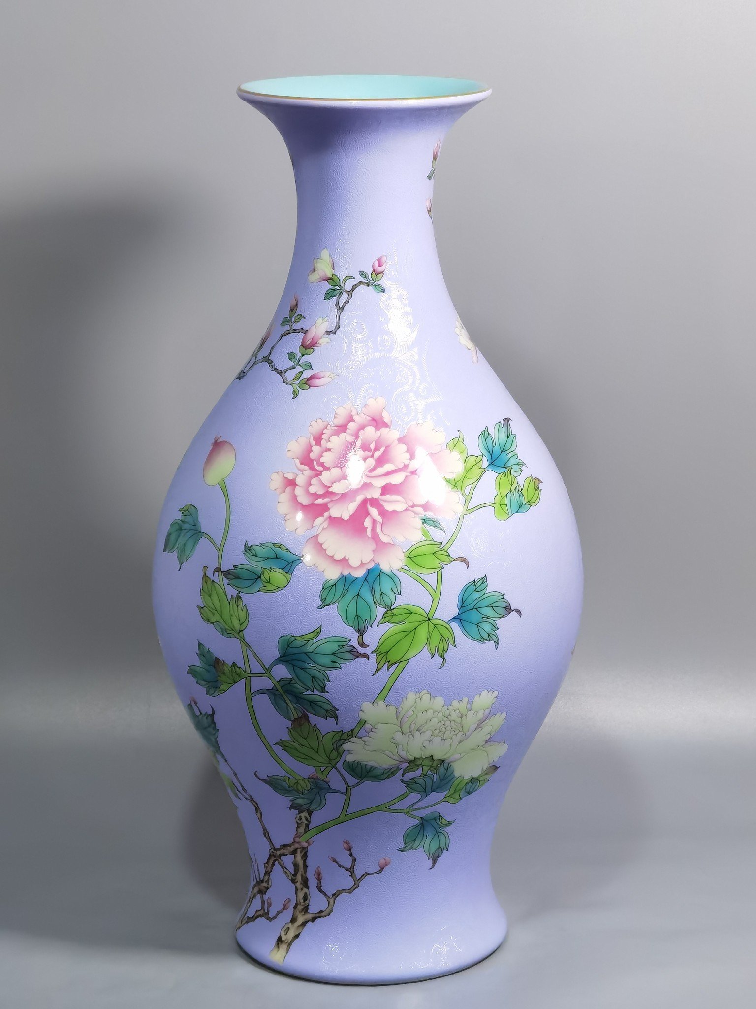 Qing Dynasty Qianlong enamel rolled peony flower olive vase