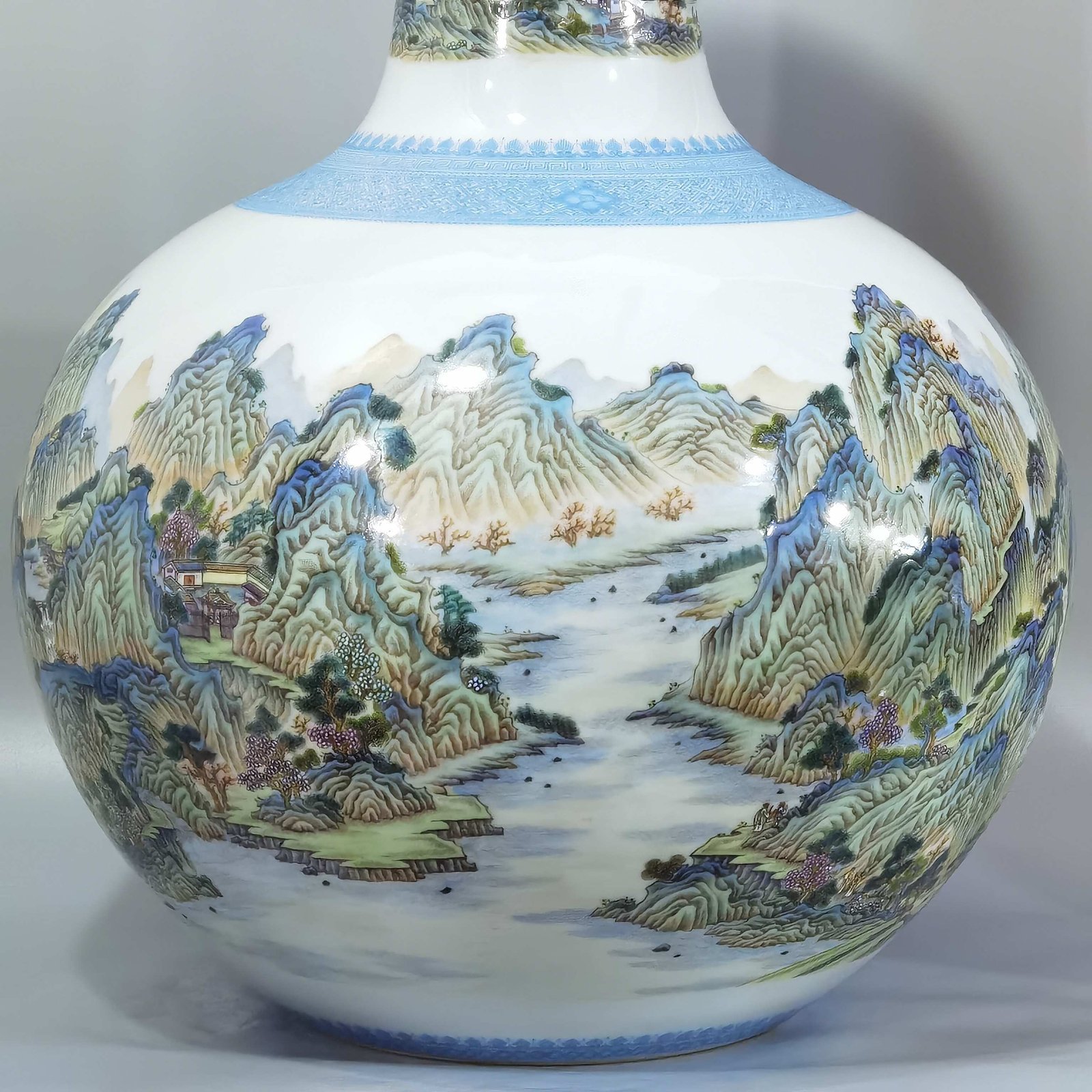 Qing Dynasty Qianlong enamel celestial vase with green edges