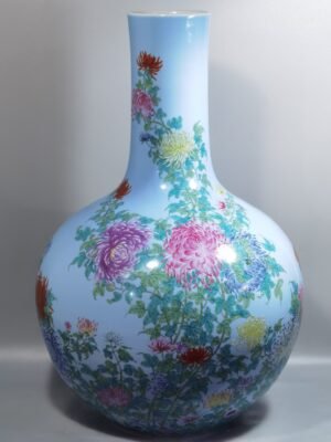 Qing Dynasty Qianlong zure glaze with pastel chrysanthemum pattern celestial sphere bottle