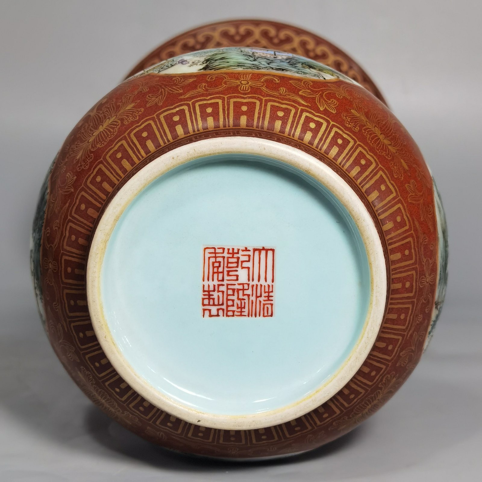 Qing Dynasty Qianlong gold-painted double-eared flower vase with window