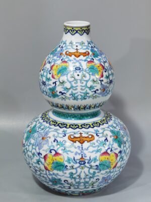 Qing Dynasty Qianlong doucai good fortune and longevity gourd bottle