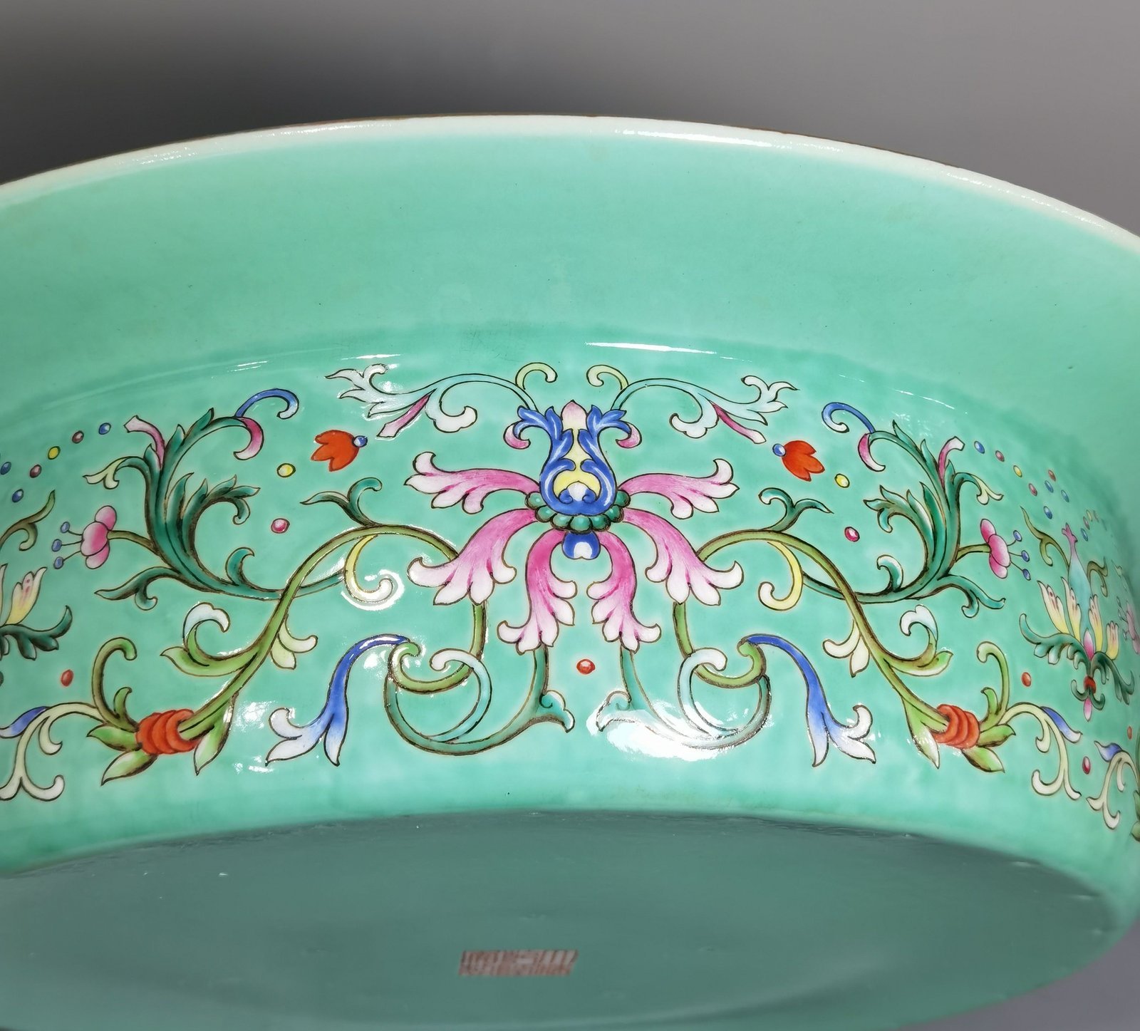 Qing Dynasty Qianlong turquoise green and lotus folded edge large wash