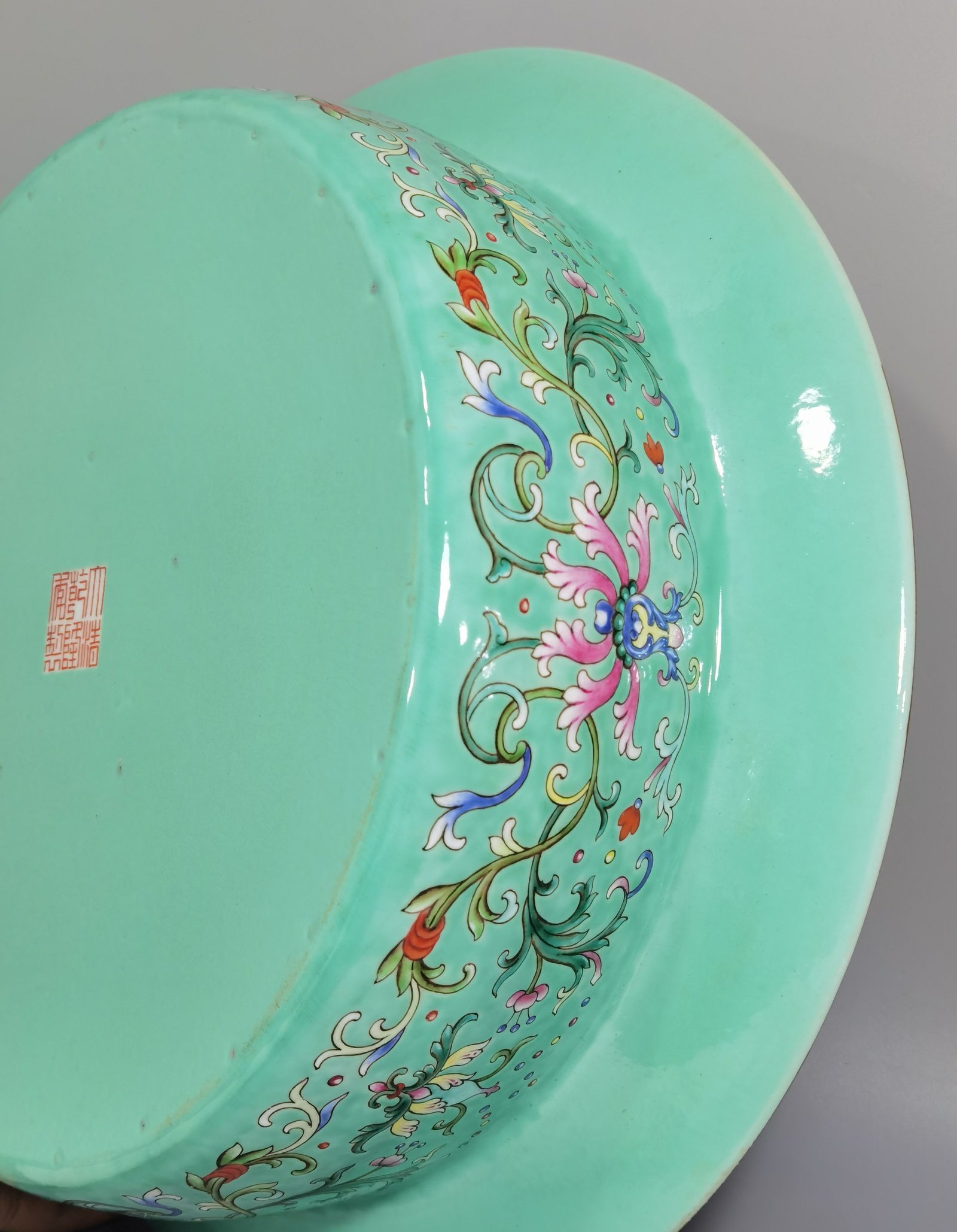 Qing Dynasty Qianlong turquoise green and lotus folded edge large wash