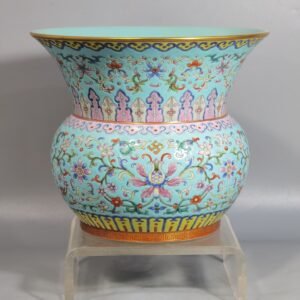 Qing Dynasty Qianlong turquoise green and famille rose slag bucket