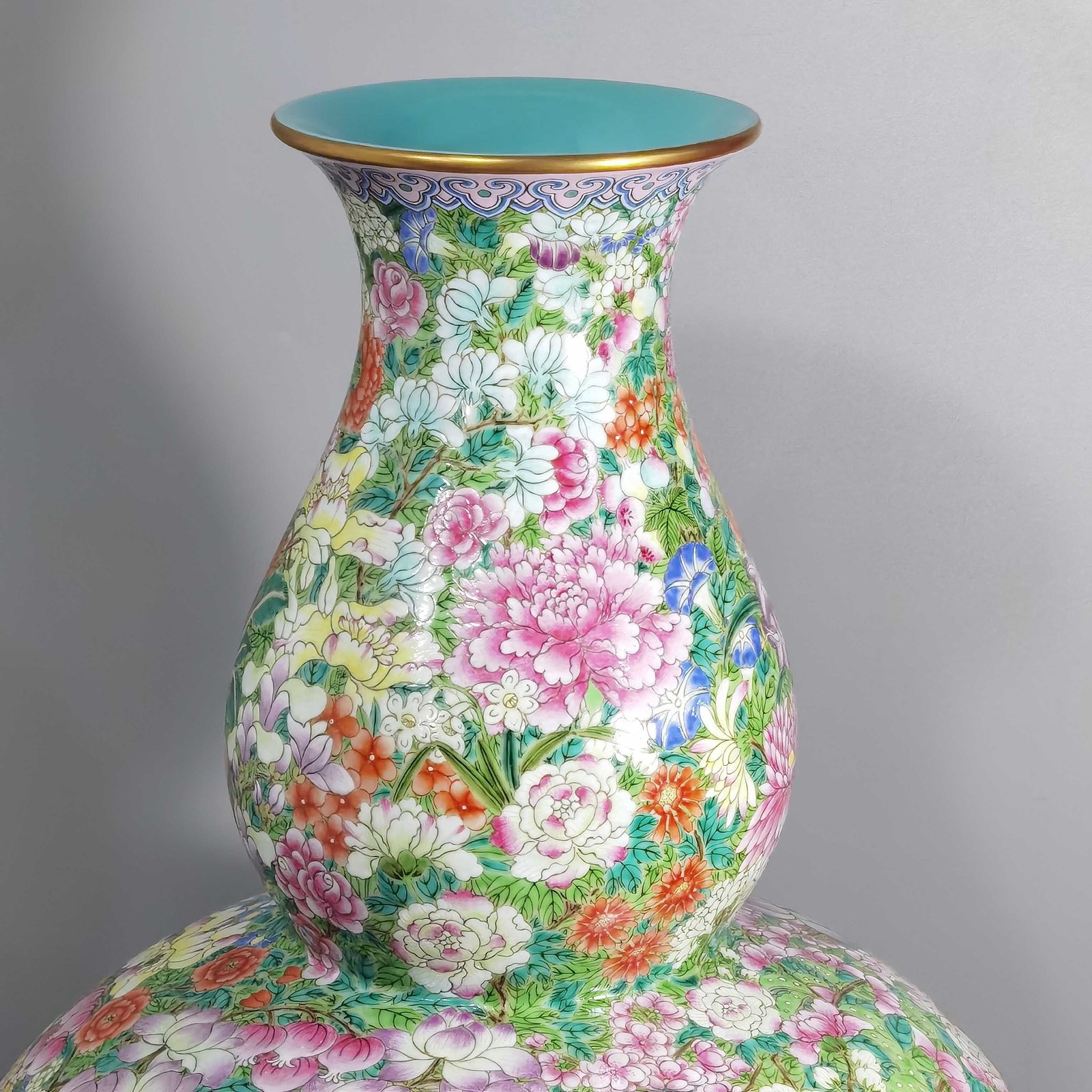 Qing Dynasty Qianlong Famille rose porcelain vase