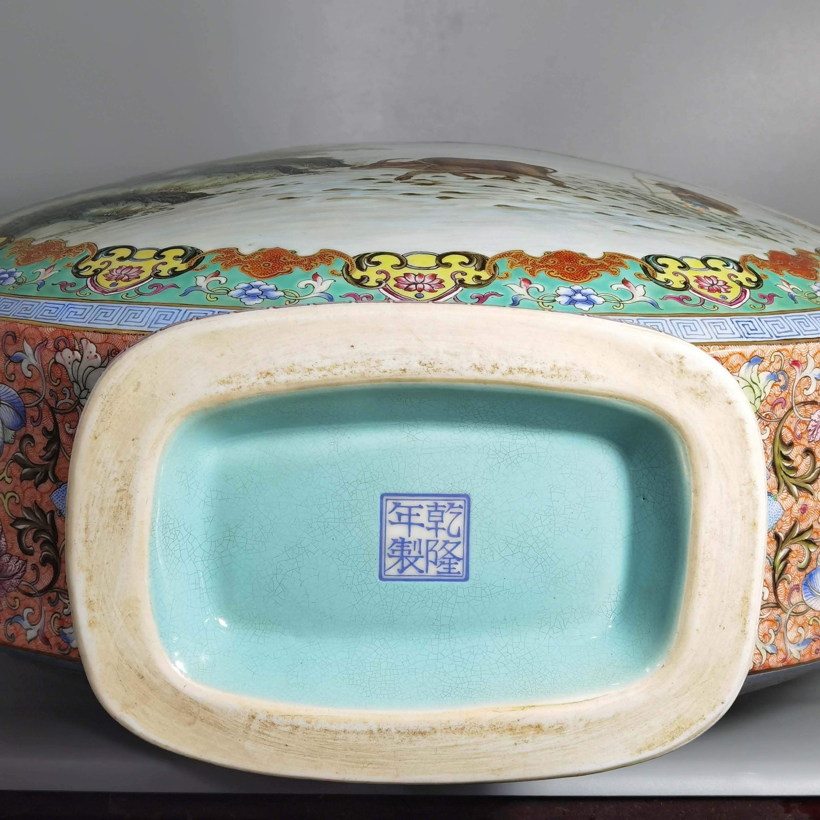 Qing Dynasty Qianlong lotus pattern Ruyi ear garlic holding moon vase