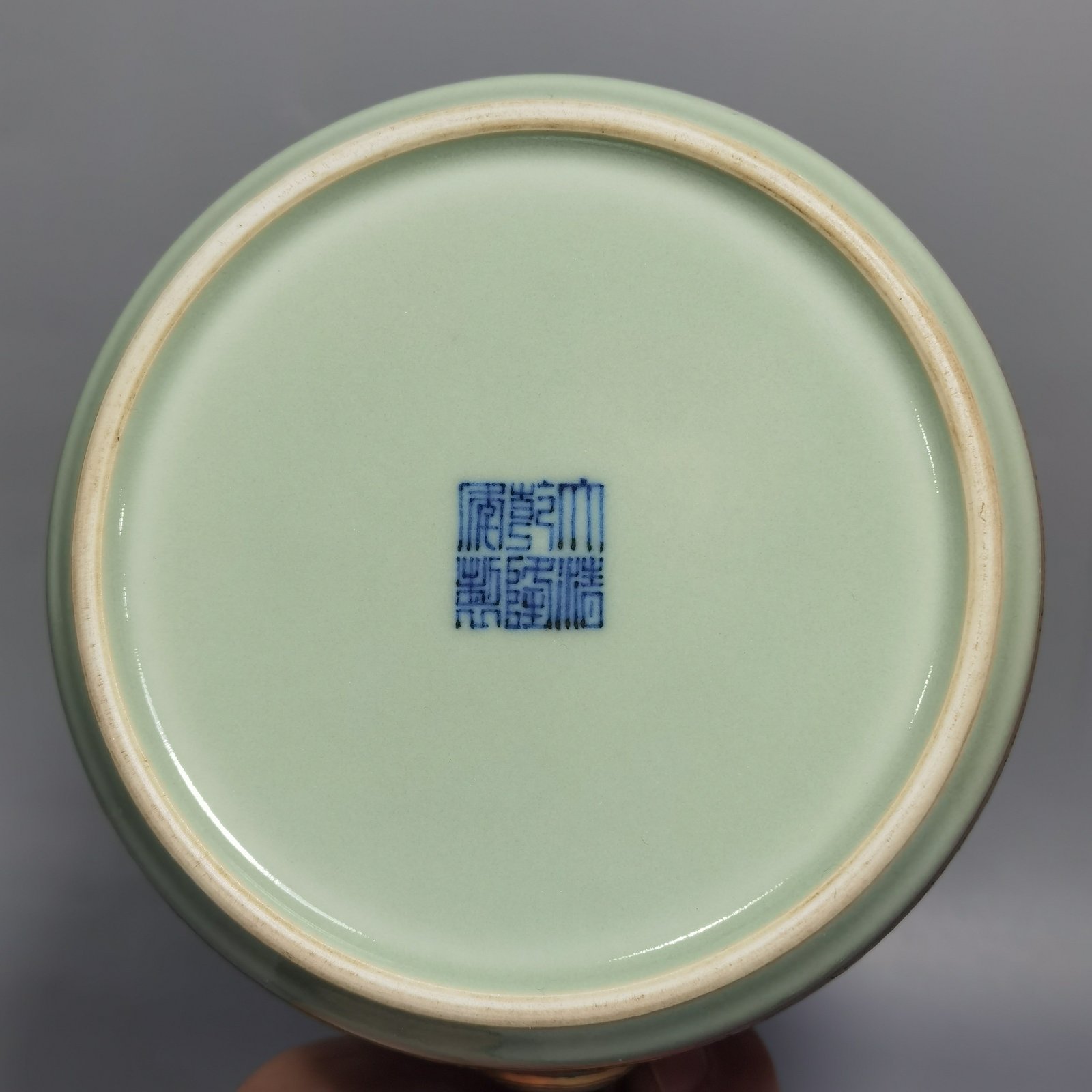 Qing Dynasty Qianlong inscribed poems and three tea poems teapot