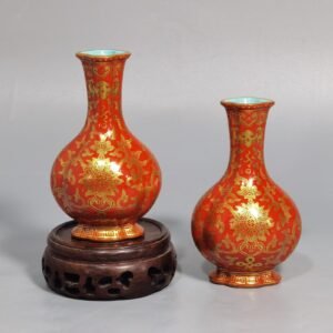 Qing Dynasty Qianlong small coral-red gold-painted Haitang vase