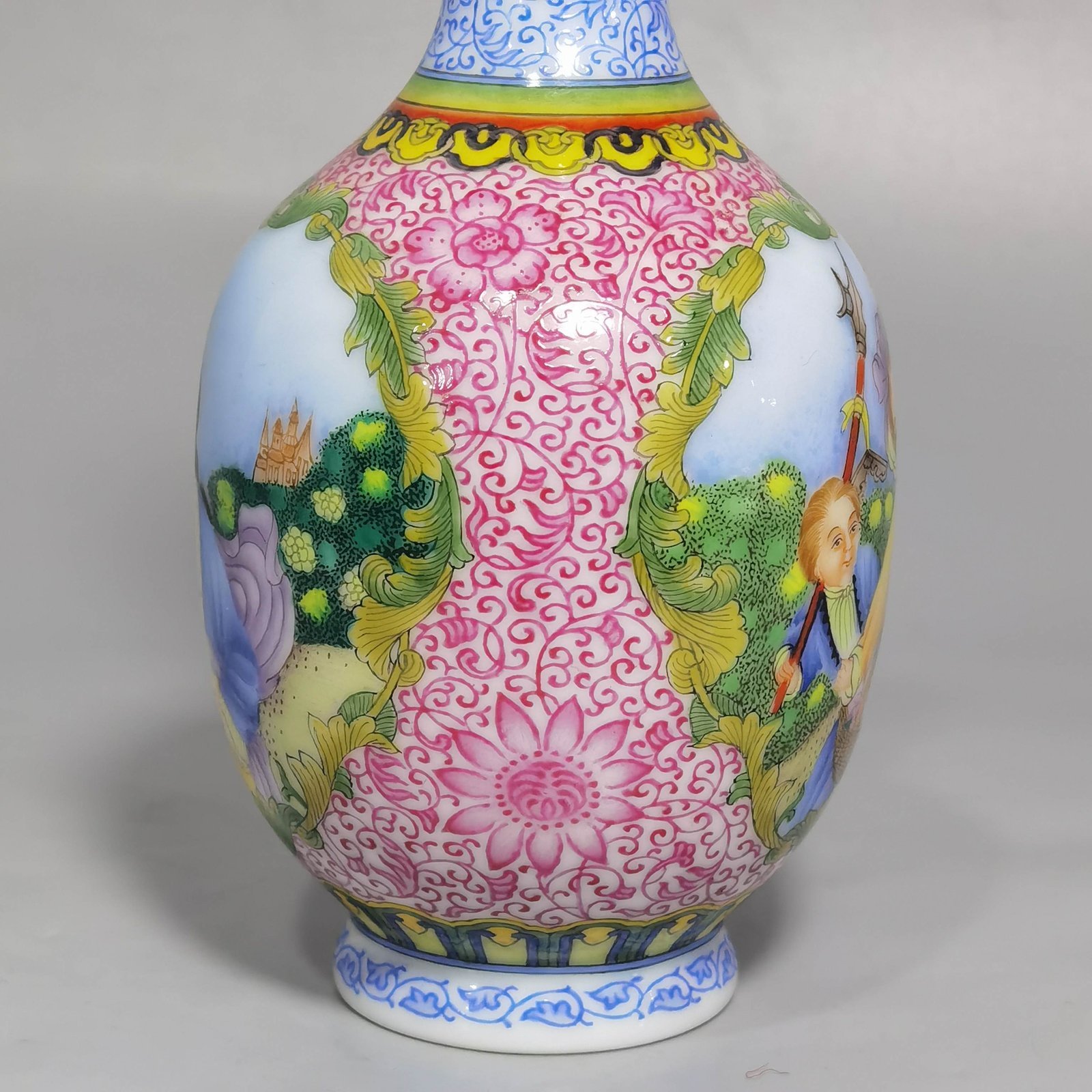 Qing Dynasty Qianlong enamel consecrated Western figure vase