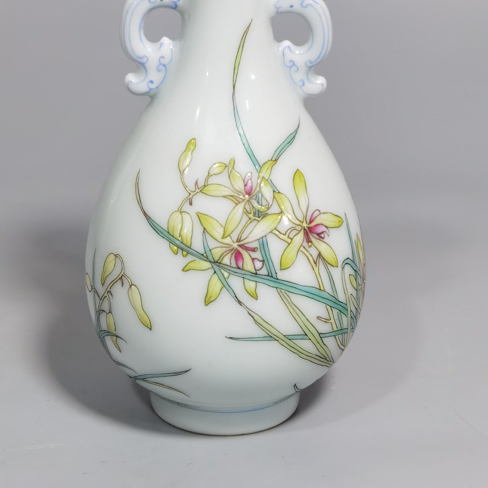 Qing Dynasty Qianlong Enamel Poetry Orchid mphora