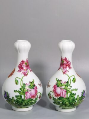 Qing Dynasty Qianlong pair of enamel Castiglione poppy garlic bottles