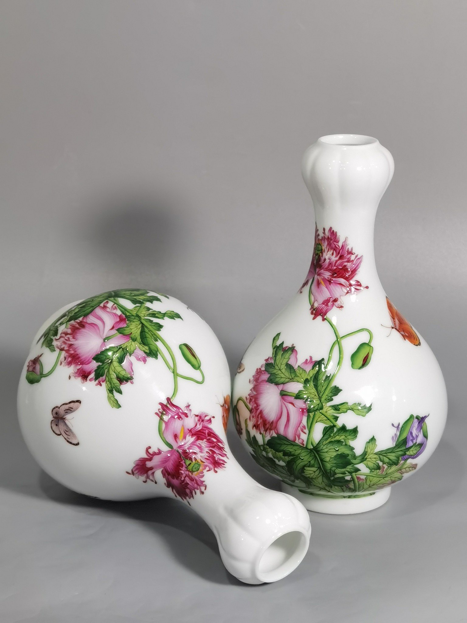Qing Dynasty Qianlong pair of enamel Castiglione poppy garlic bottles