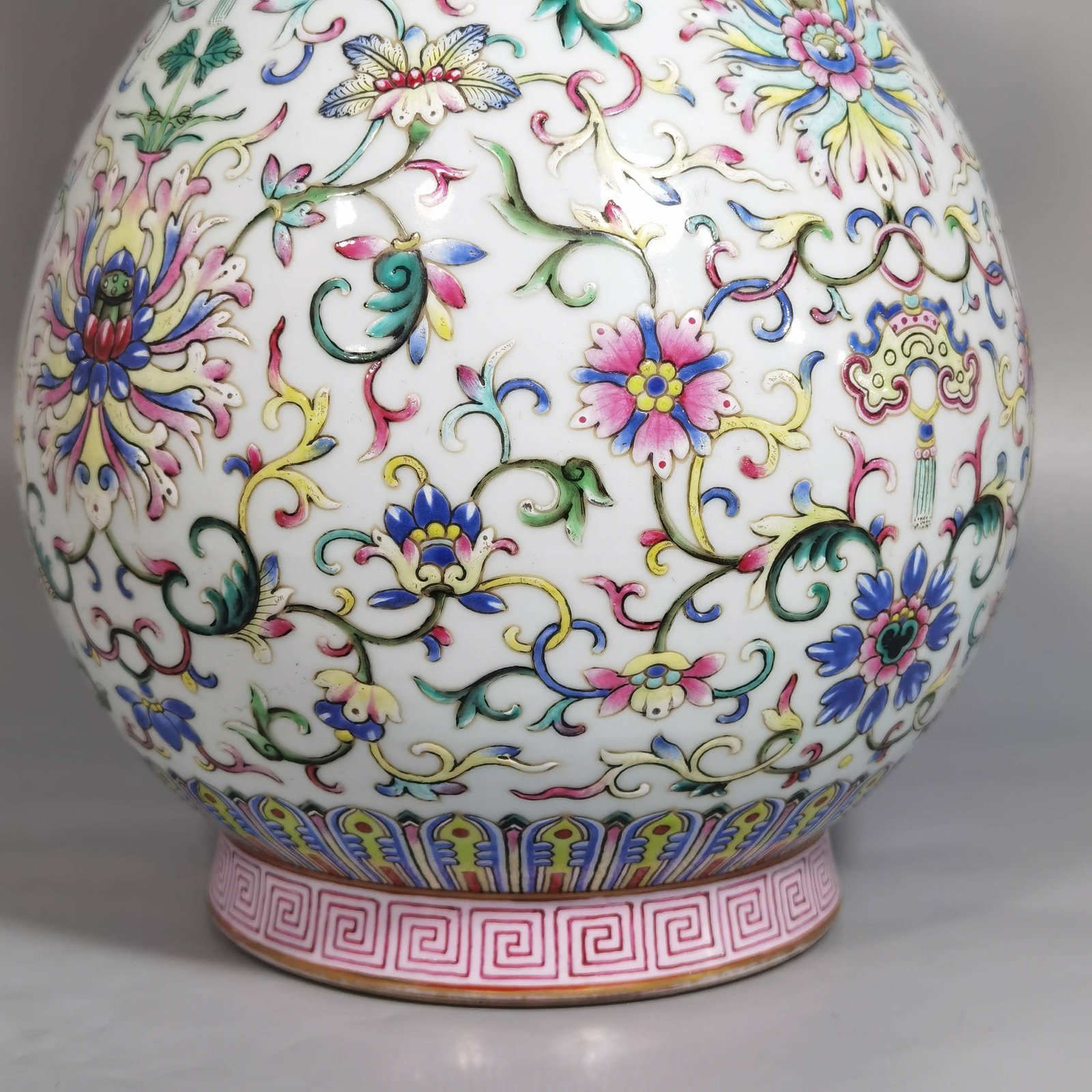 Qing Dynasty Qianlong white ground pastel color blessing and longevity lotus pattern jade pot