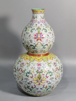 Qing Dynasty Qianlong white ground pastel-colored gourd vase