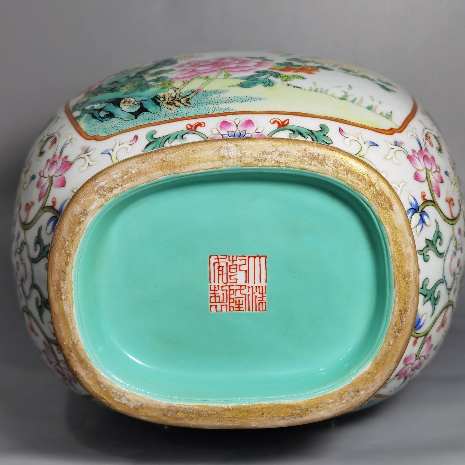 Qing Dynasty Qianlong white ground pastel lotus window flower double-eared flat vase