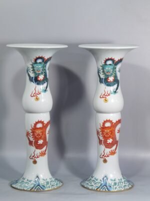 Qing Dynasty Qianlong pair of lum red green and sea water dragon pattern goblets