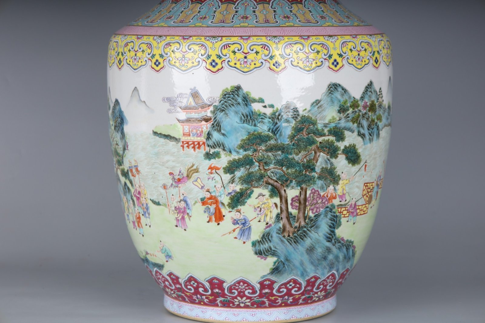 Qing Dynasty Qianlong famille rose flower s and dragon ears large vase