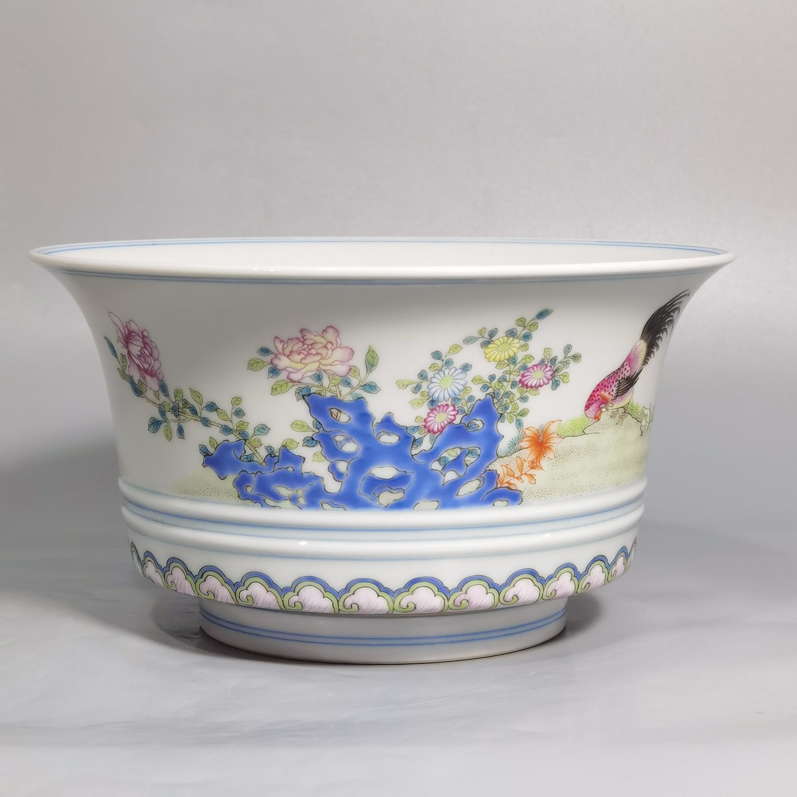 Qing Dynasty Qianlong Pastel rooster poem pattern horseshoe bowl