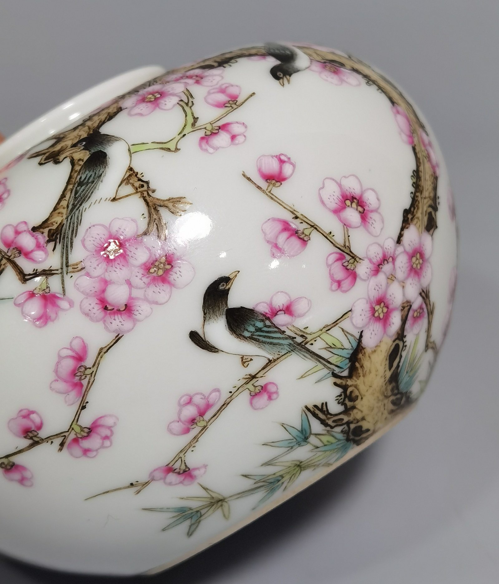 Qing Dynasty Qianlong Twelve Magpies Climbing the Plum Water Bowl